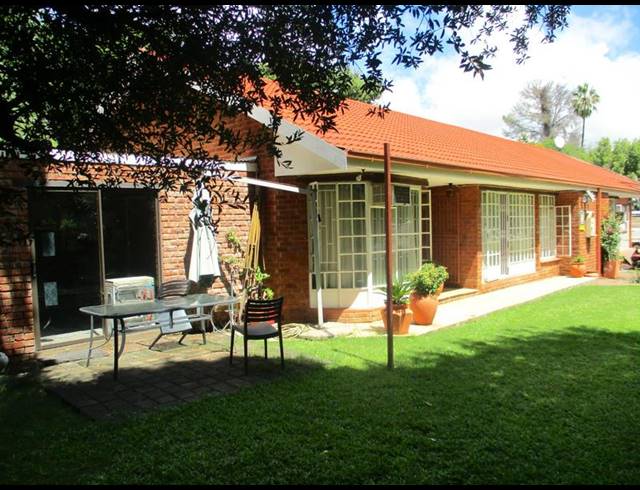 4 BEDROOM HOUSE FOR SALE IN WAVERLEY